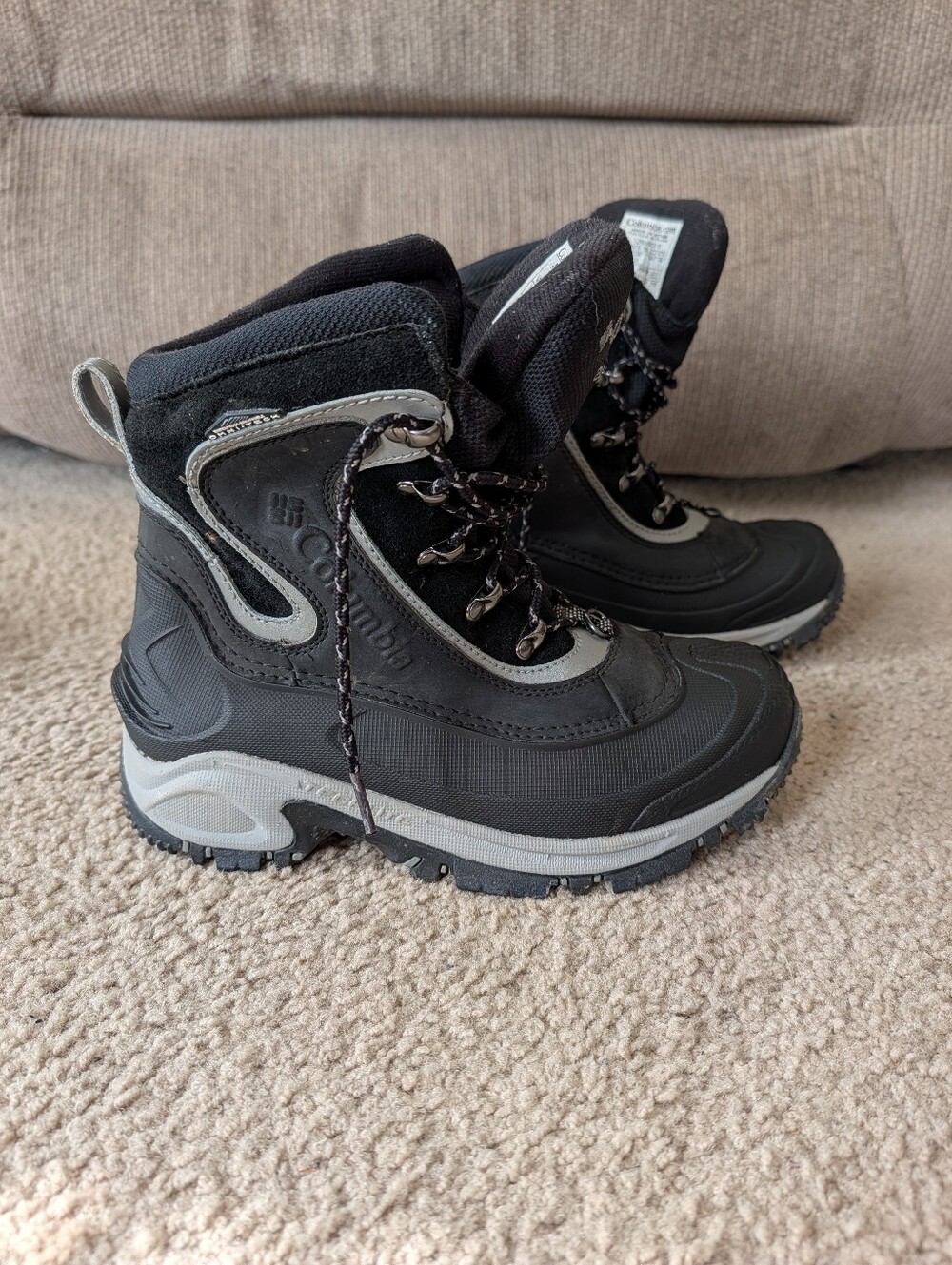 Columbia Women's Black and Gray Winter Boots